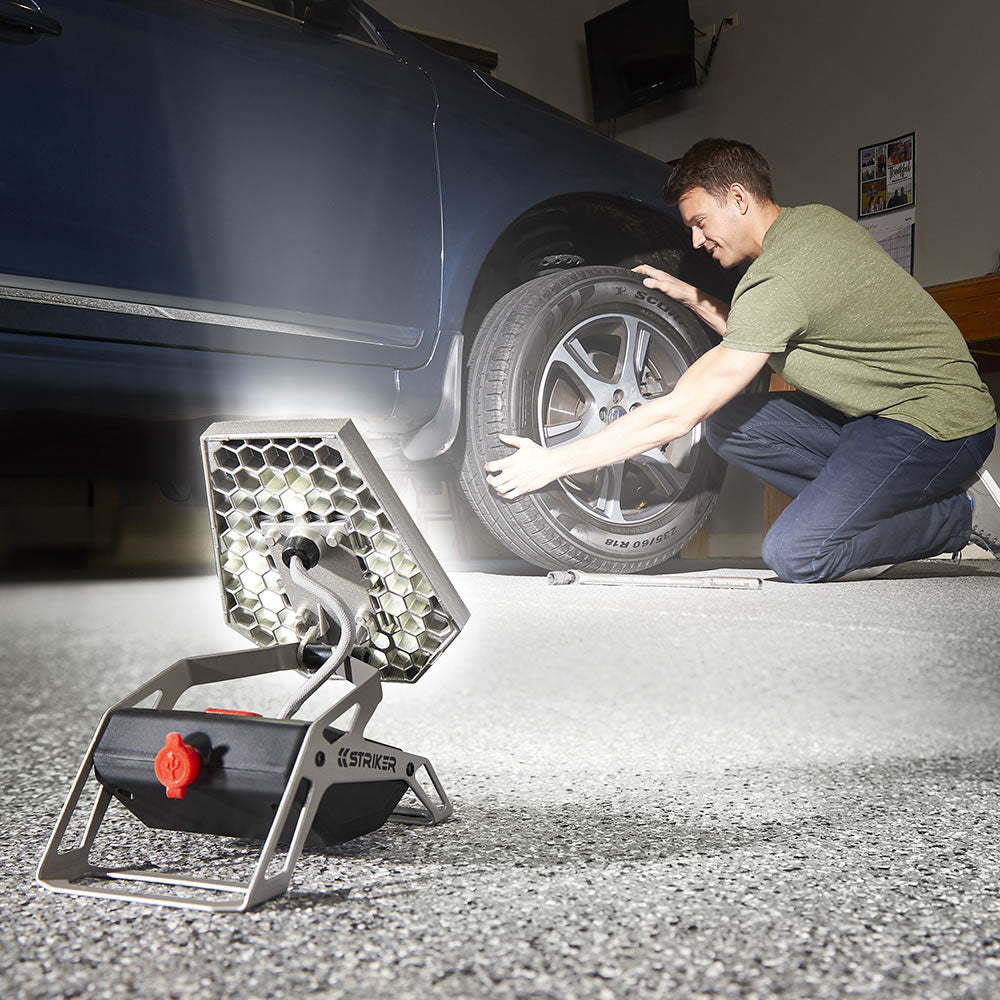 The Adjustable 1,200 Lumen Cordless LED Floodlight