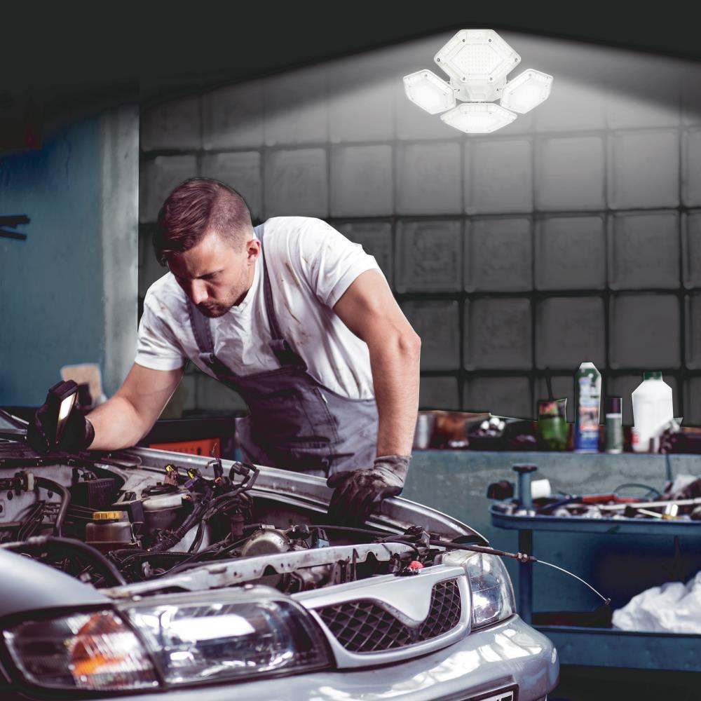 The 5,500 Lumen Any Socket Articulating Light - Kyrafy